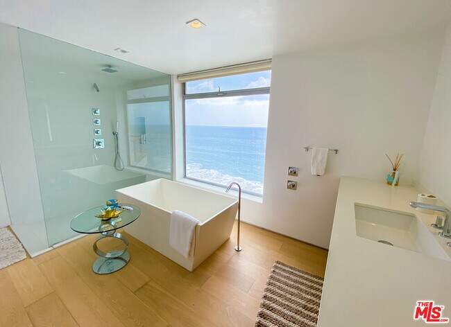Building Photo - 27102 Malibu Cove Colony Dr