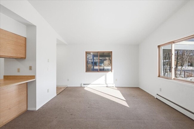 Building Photo - 900 N Wesglenn Cir