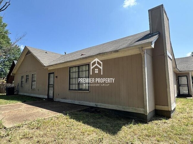 Building Photo - 2533 Richwood St