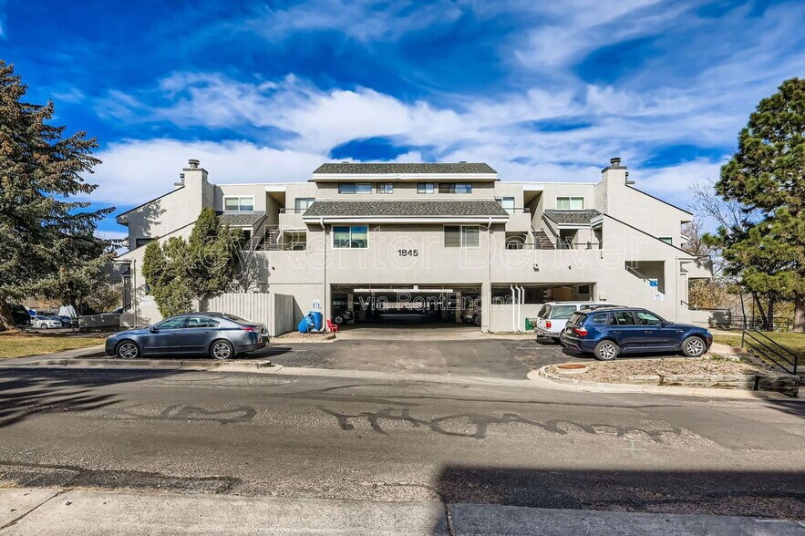 Primary Photo - 1845 Kendall St