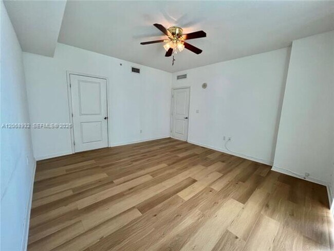 Building Photo - 7900 Harbor Island Dr