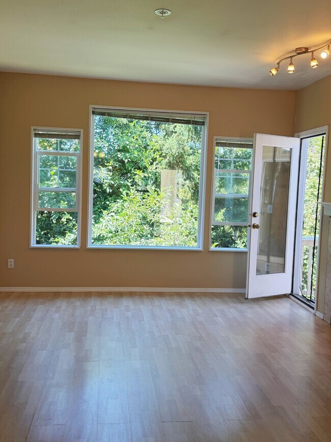 Building Photo - 4704 Mill Pond Dr SE