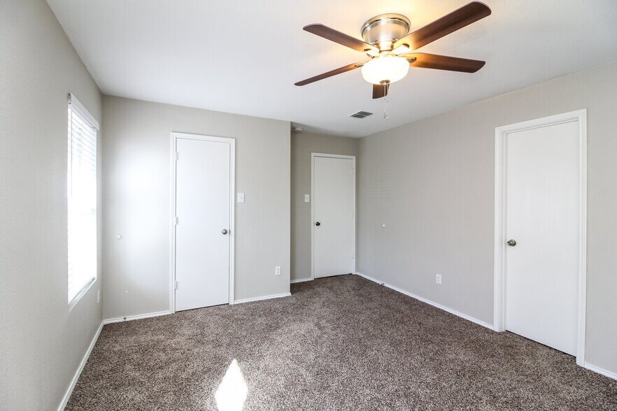 Building Photo - 1329 Castle Ridge Rd