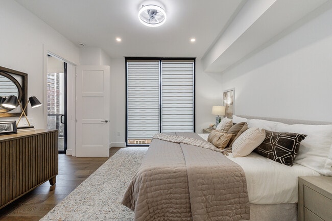 Building Photo - 2425 Peachtree Rd NE