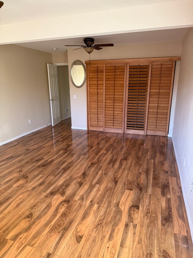 Building Photo - 2384 E Bonita Canyon Dr