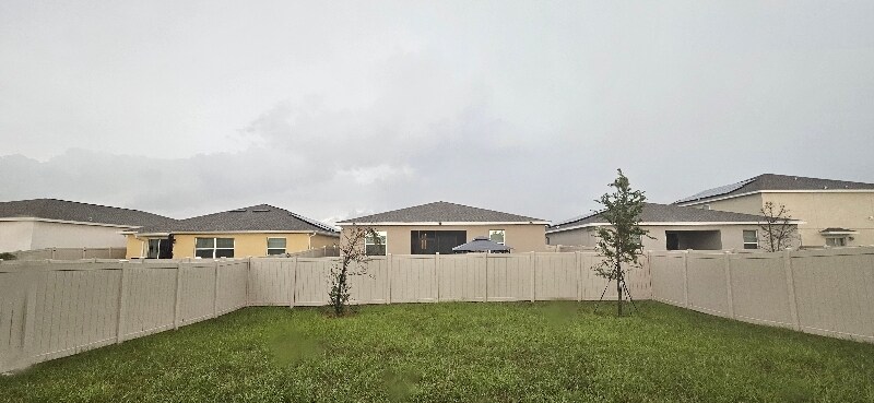 Building Photo - 1113 Saguaro St