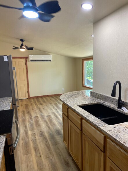 Building Photo - 12132 MO-7