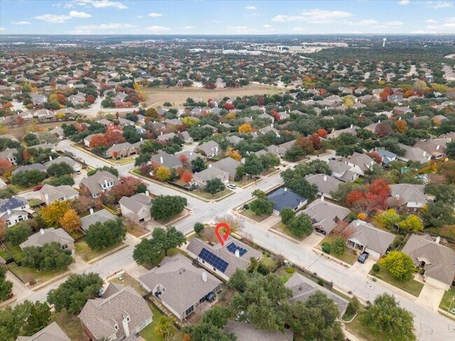 Building Photo - 920 Savanna Ln