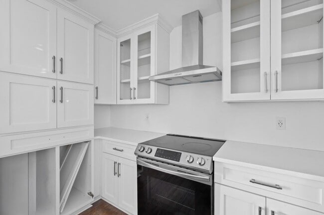 Building Photo - 1744 Woodcliff Pl NE