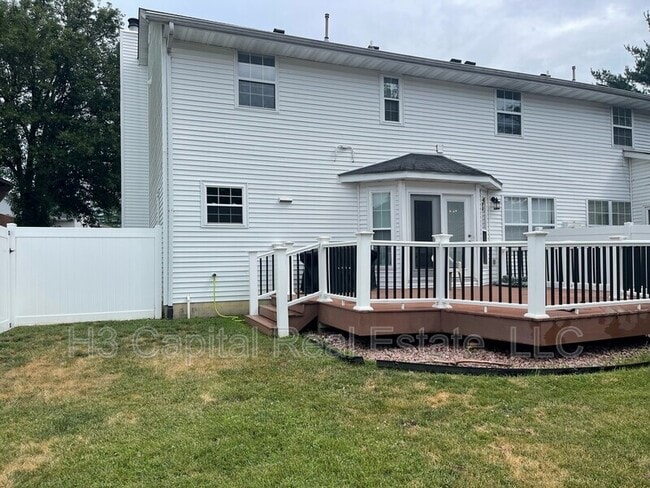 Building Photo - 111 Marmont Ct