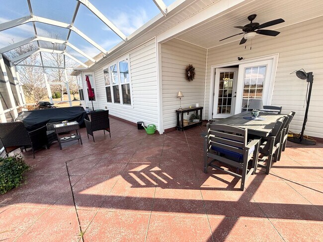 Building Photo - BEAUTIFUL HOME AVAILABLE APRIL 1ST