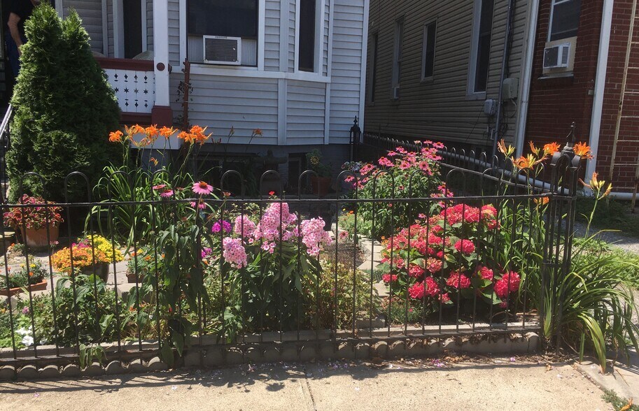 Front 2 - 21 Sherman Pl