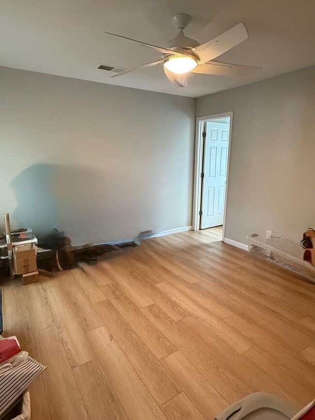 Building Photo - Updated 3BR Home with Luxury Vinyl Plank Flooring Throughout & Spacious Yard