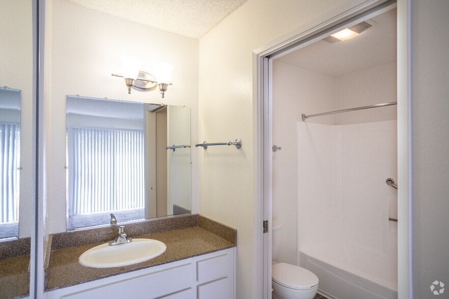 1BR, 1 BA - 650SF - Primary Bathroom - Shepard Place