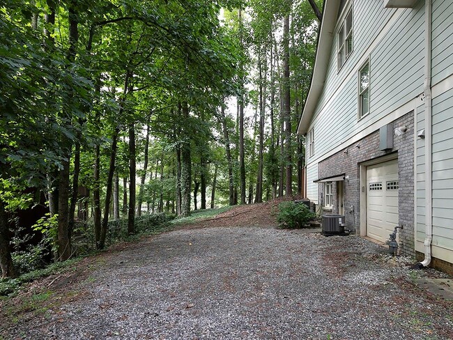 Building Photo - 2270 Pilgrim Mill Way