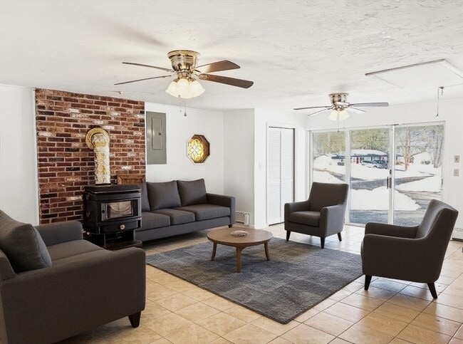 Building Photo - 178 Bates Rd