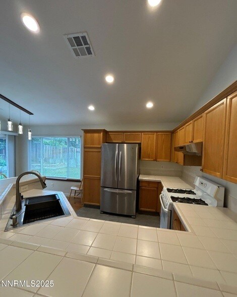 Building Photo - 130 Summerset Dr