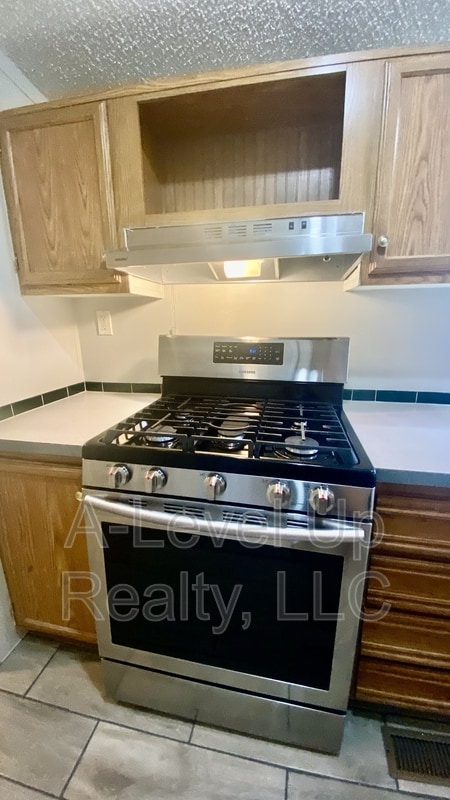 Building Photo - 307 W Lee St