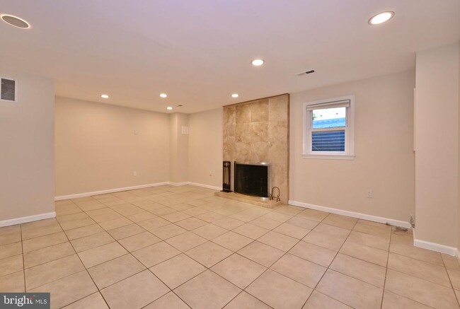 Building Photo - 10231 Arizona Cir