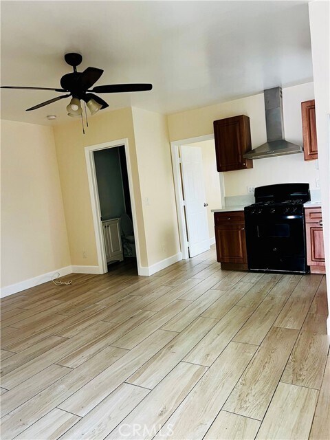 Building Photo - 1309 W 62nd St