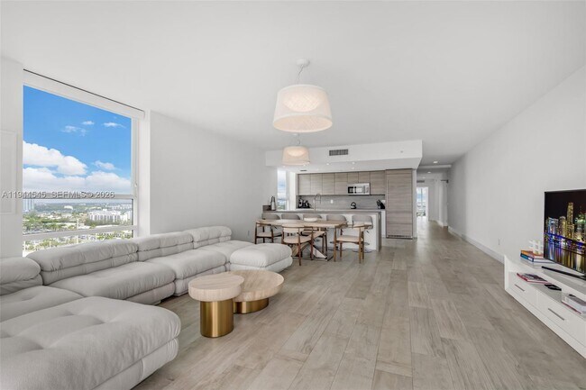 Building Photo - 400 Sunny Isles Blvd