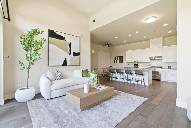 Building Photo - Gorgeous & Modern Los Altos Condo