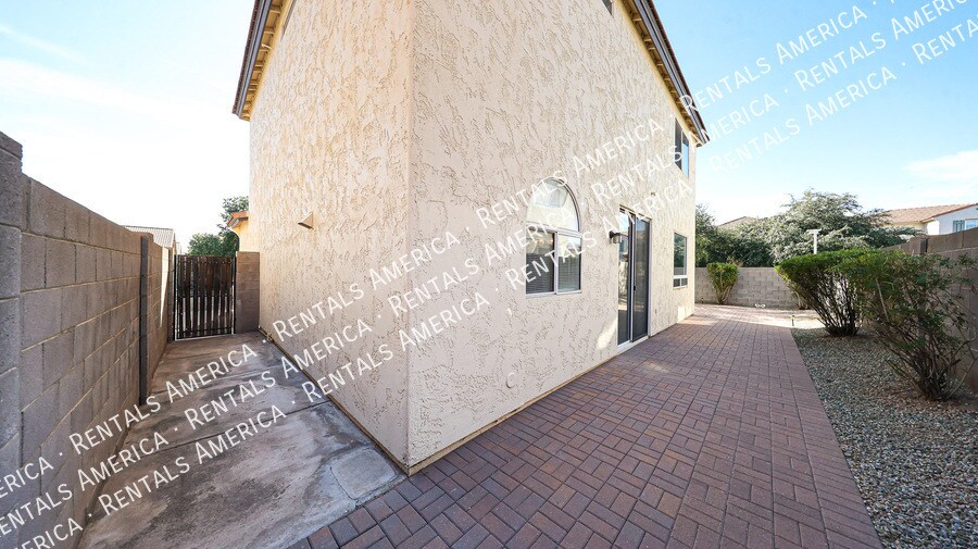 Building Photo - 1110 E Coppola St