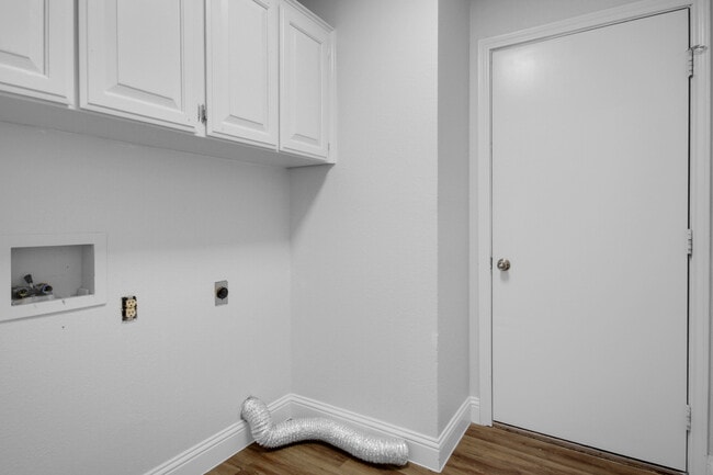 Building Photo - 1406 Westbriar Dr