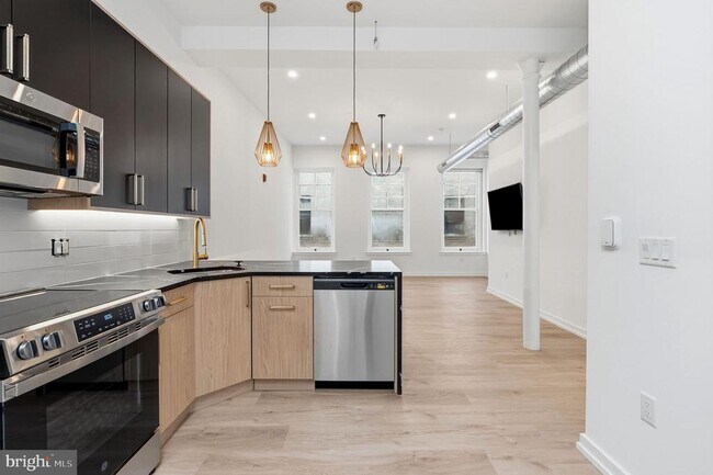 Building Photo - 203 S 13th St