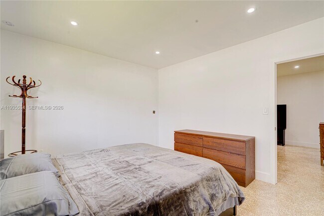 Building Photo - 234 NE 111th St