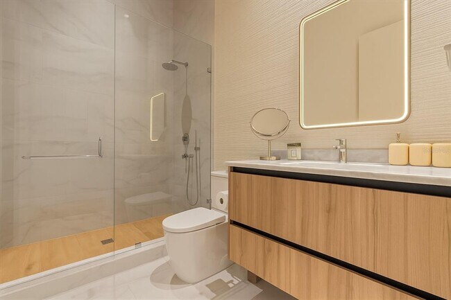 Building Photo - 1020 Sunset Point Rd