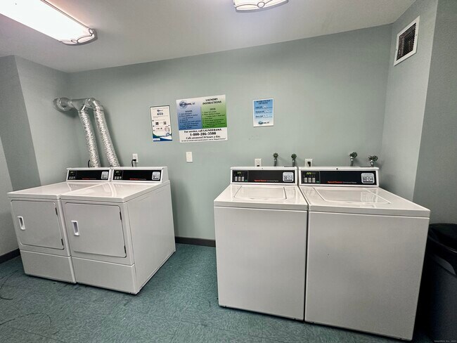 Building Photo - 111 Sherbrooke Ave