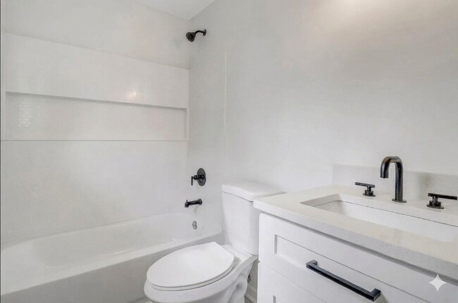 Building Photo - Georgetown Casa