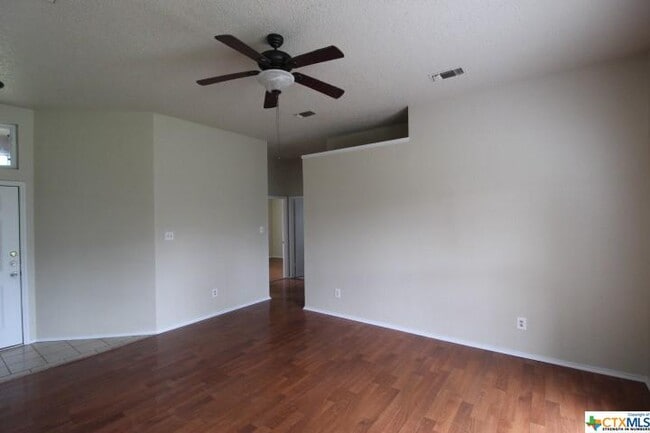 Building Photo - 2305 Woodlands Dr
