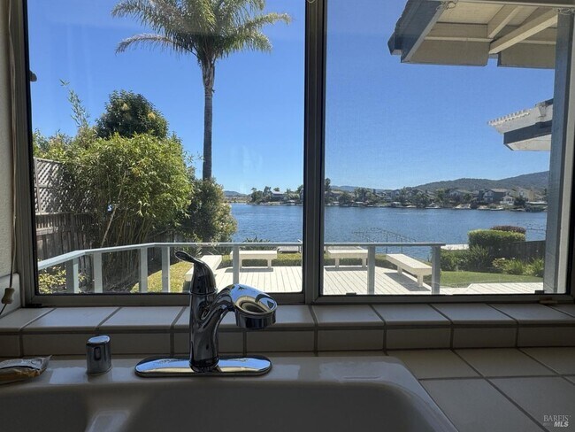 Building Photo - 138 Del Oro Lagoon