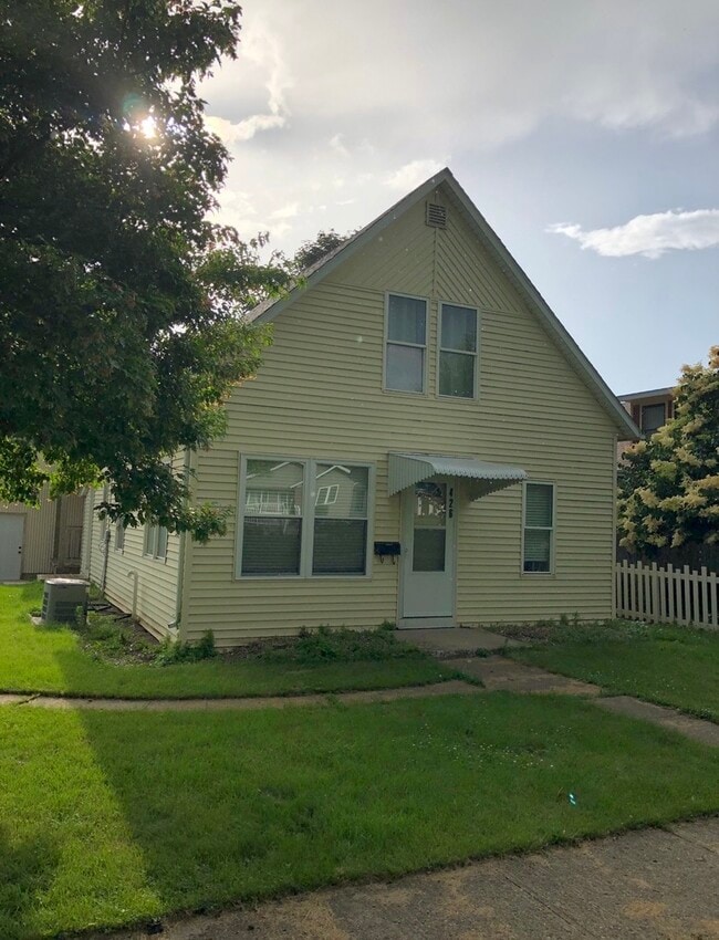 Primary Photo - 426 Arizona Ave SW