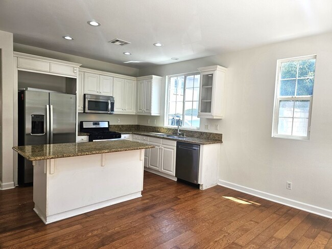 Building Photo - 2862 Echo Springs Dr