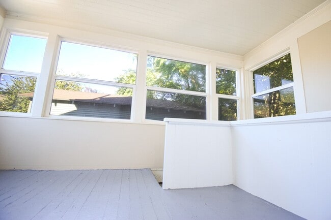Building Photo - Beautiful 4 Bed 2 Bath Home in NE Portland!