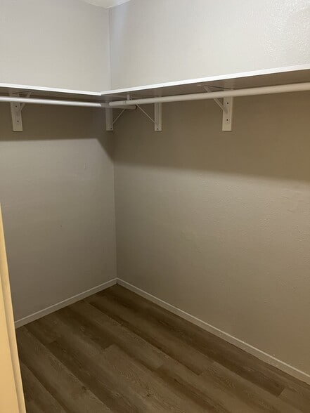 Building Photo - 4501 Dorsett Oaks Cir