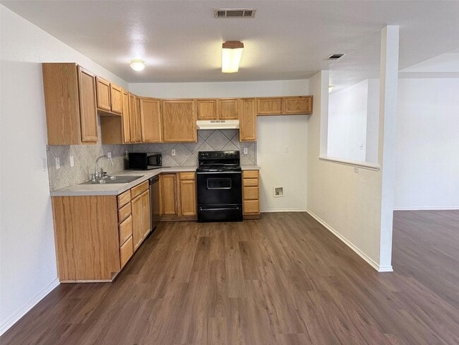 Building Photo - 142 Nuuanu Ln