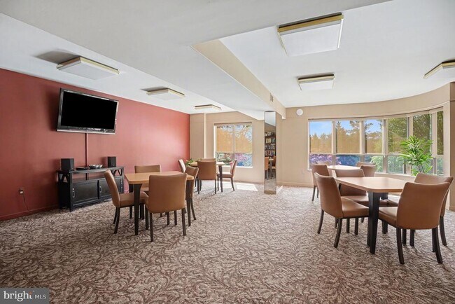 Building Photo - 100 Breyer Dr