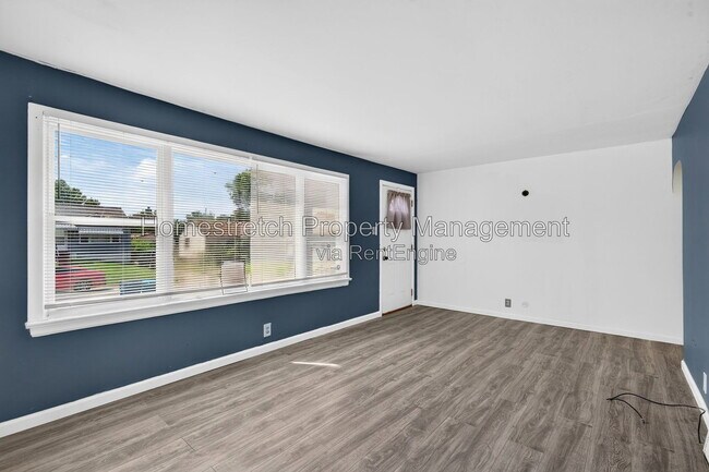 Building Photo - 6006 Cascade Dr