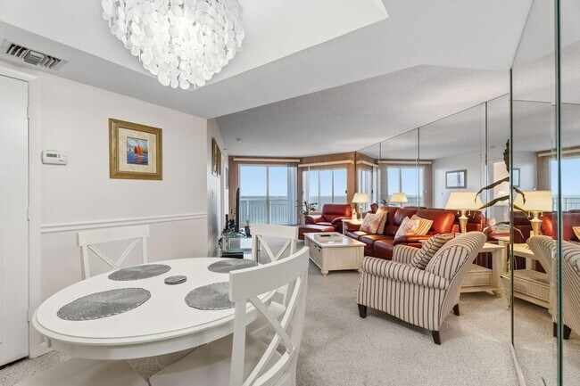 Building Photo - 3870 N Hwy A1A