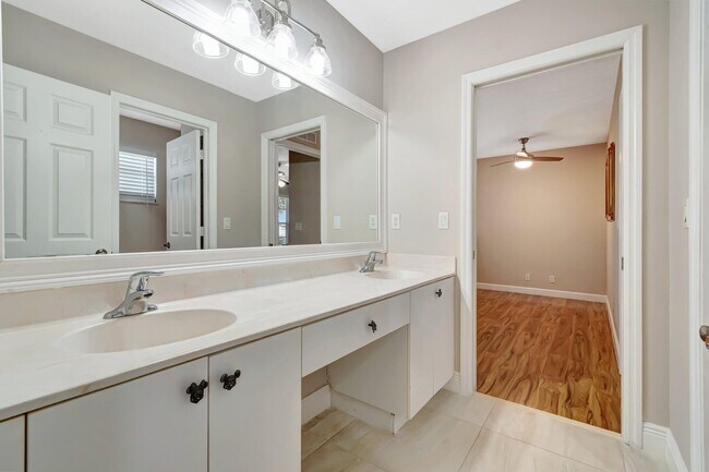 Building Photo - 6788 Hendry Dr