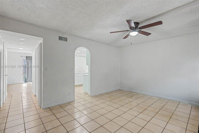 Building Photo - 3764 SW 60th Terrace