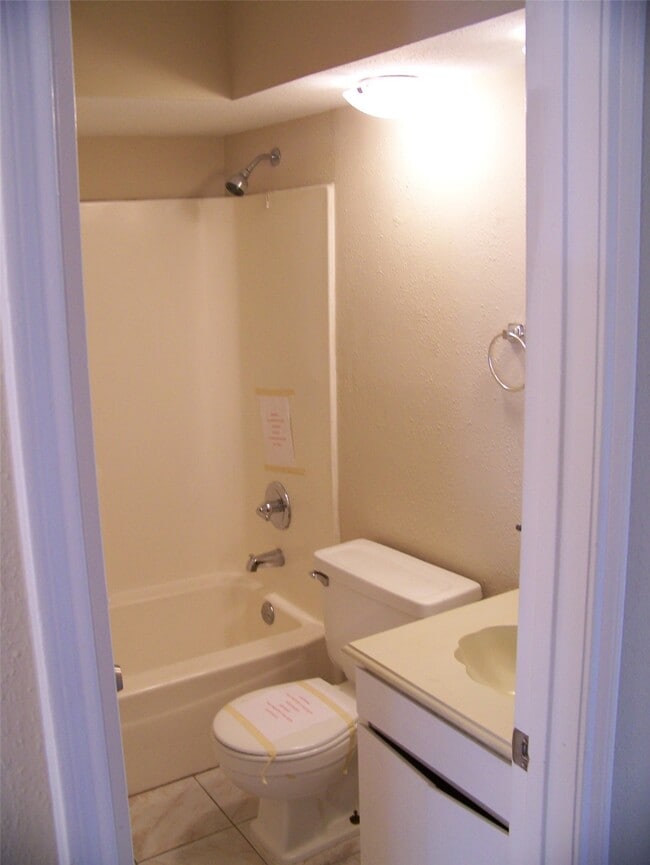 Building Photo - 4742 Tain Dr