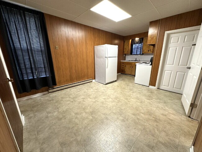 Building Photo - Second Floor Apartment in Westminster