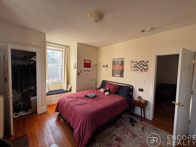 Building Photo - 62 Egmont St
