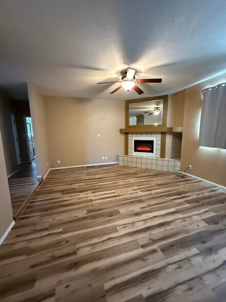 Building Photo - 6301 Puma Pl NE
