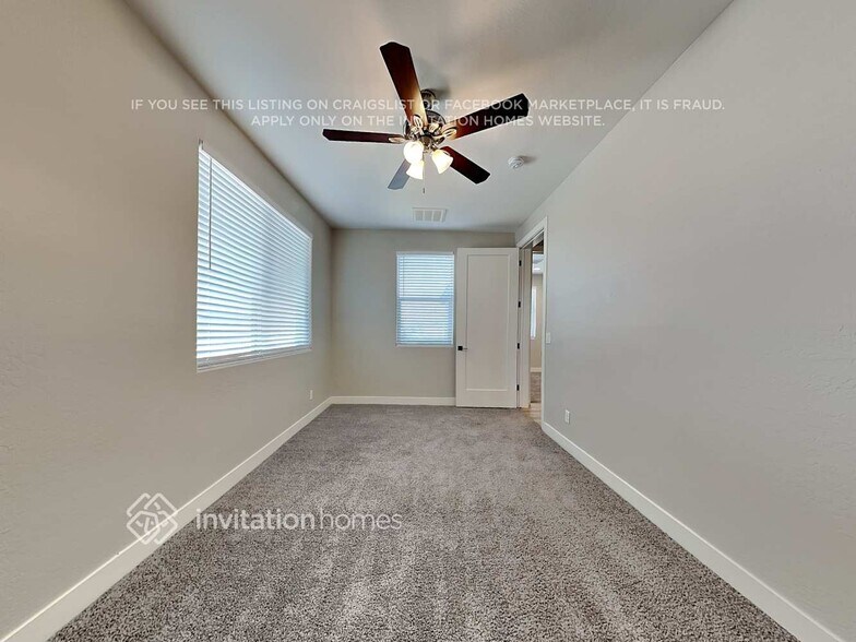 Building Photo - 16428 S 10th St